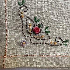 Bundle of vintage linens Embroidered Cross Stitch
14 items in total